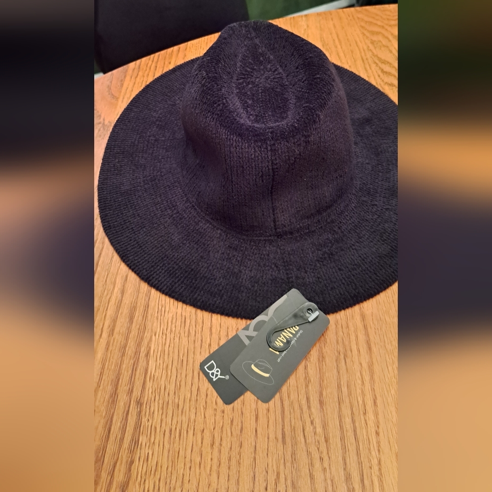 D&Y black hat, NWT